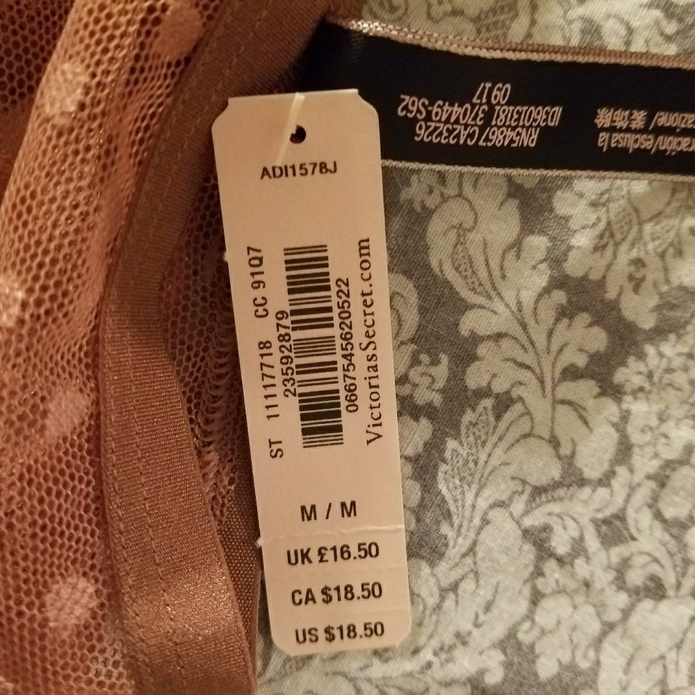 Victoria Secret - Very Sexy Bra & Panty Set - Picture 11 of 12